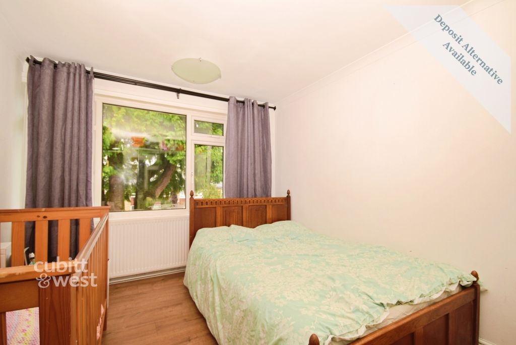 Property photo 3 of 8 1d2Fc6d6-Bedrroom