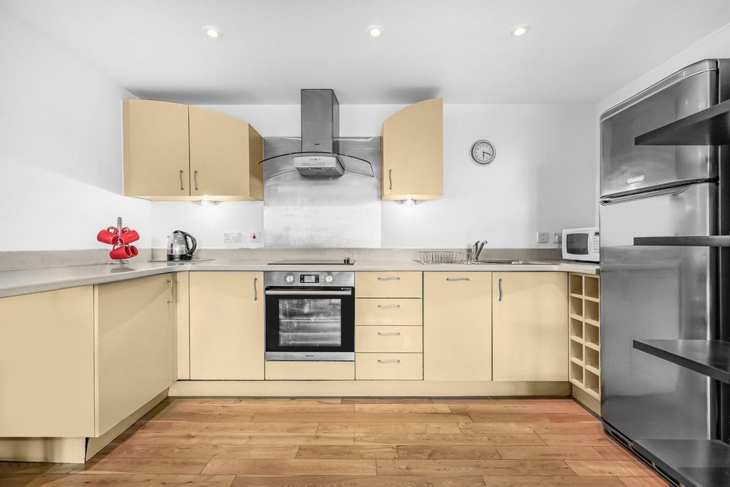 Property photo 3 of 13 Kitchen1.Jpg