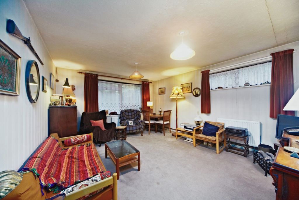 Property photo 2 of 17 Photo