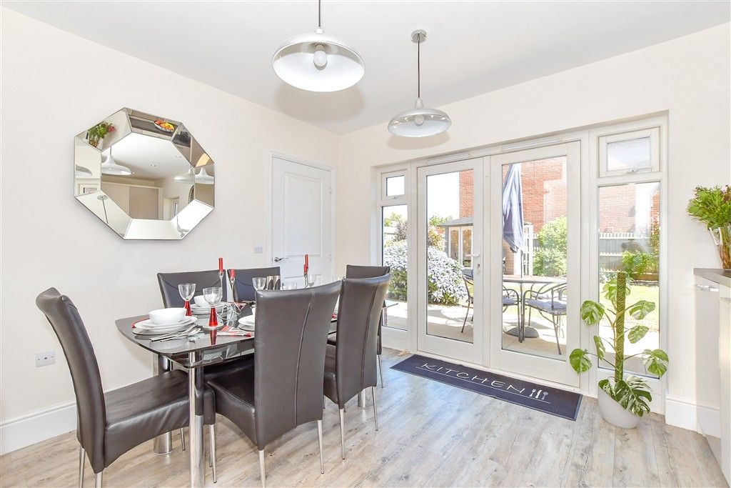 Property photo 1 of 16 Kitchen/Diner
