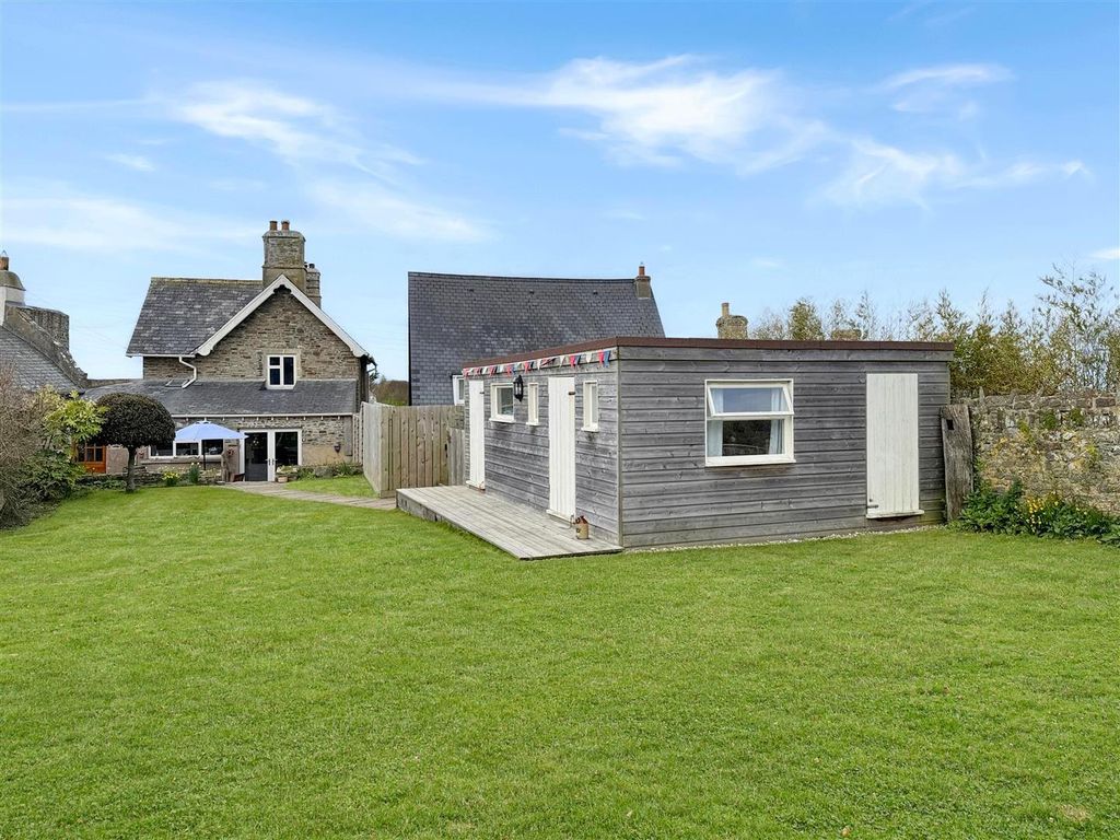Property photo 1 of 18 Hill House