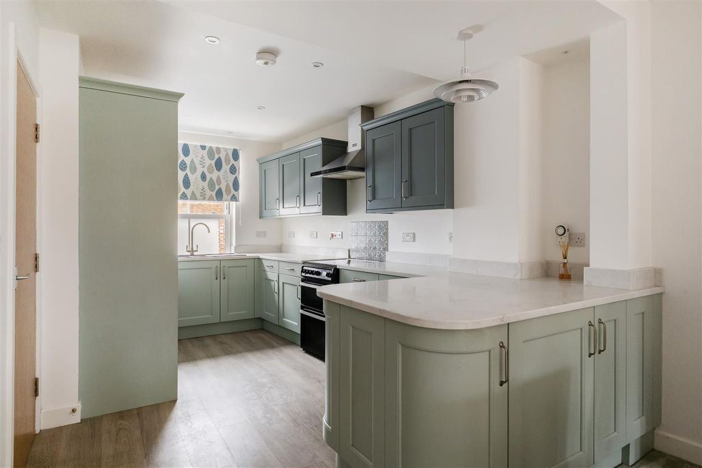 Property photo 2 of 21 Kitchen