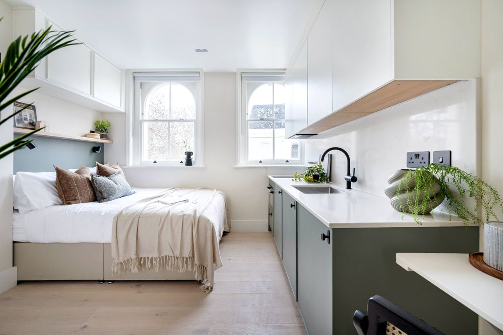 Property photo 2 of 22