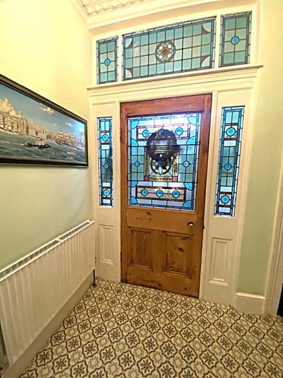 Property photo 2 of 25