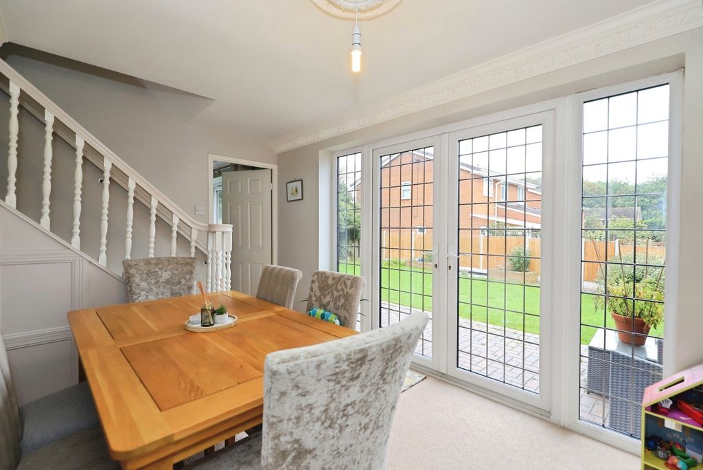 Property photo 3 of 18 Dining Room