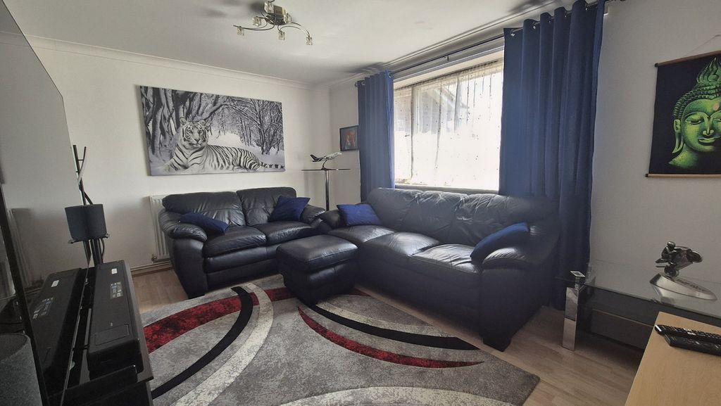 Property photo 2 of 12