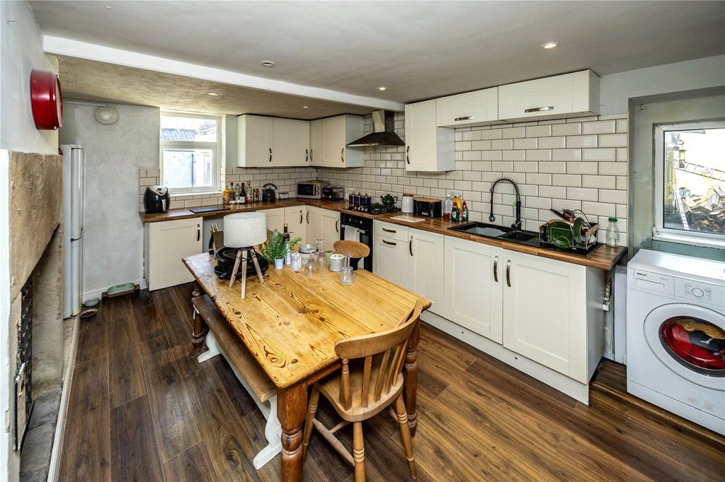 Property photo 2 of 19 Picture No. 08