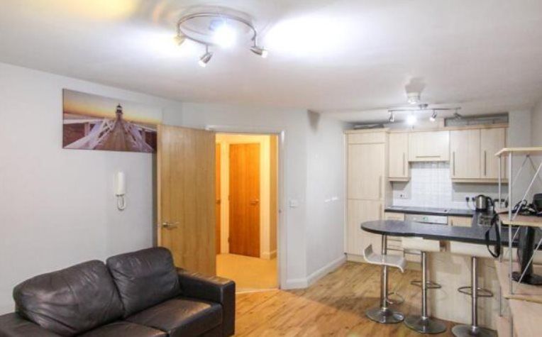 Property photo 3 of 9 Living Space