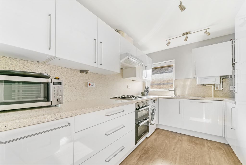 Property photo 3 of 13 Image