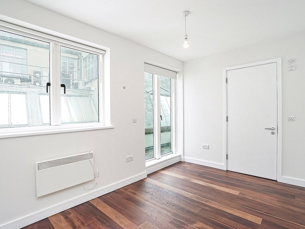 Property photo 3 of 15 Berwick St