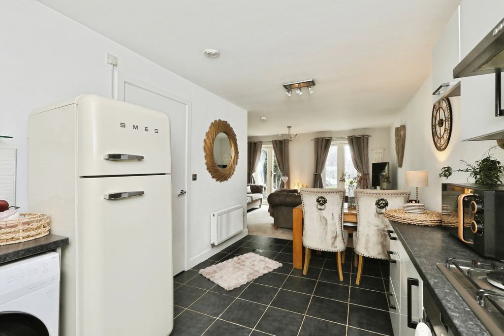 Property photo 3 of 17 Photo