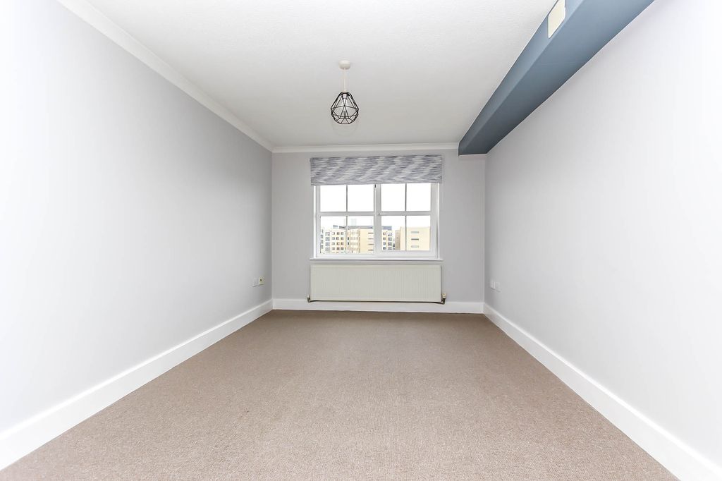 Property photo 3 of 8 Lounge Area