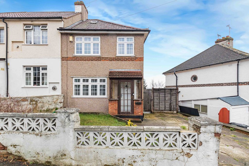 Property photo 1 of 17