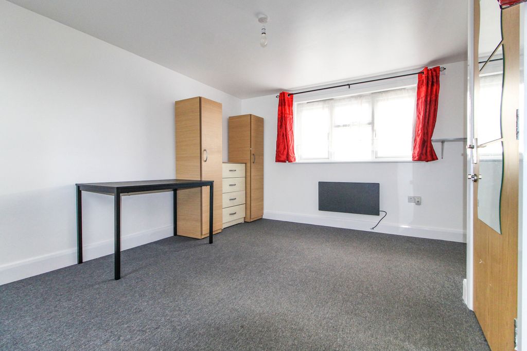 Property photo 2 of 6 Img 1334