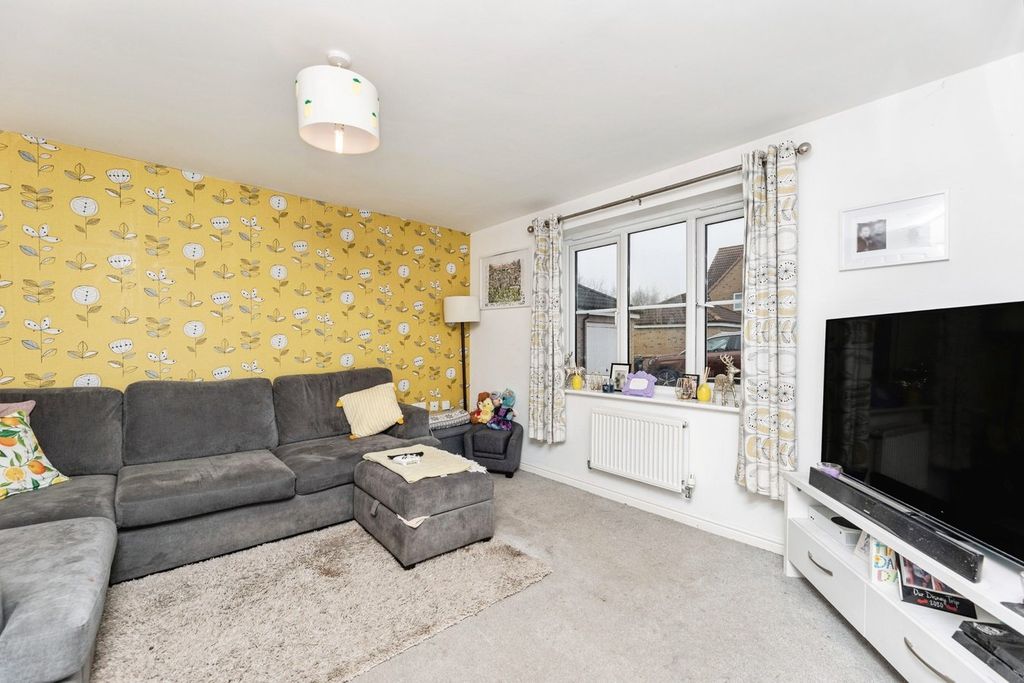 Property photo 2 of 19