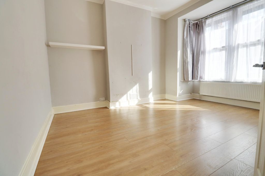 Property photo 1 of 15 5903810