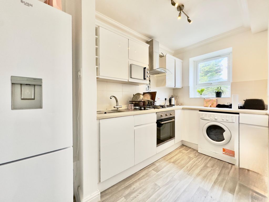 Property photo 3 of 12 Photo 5