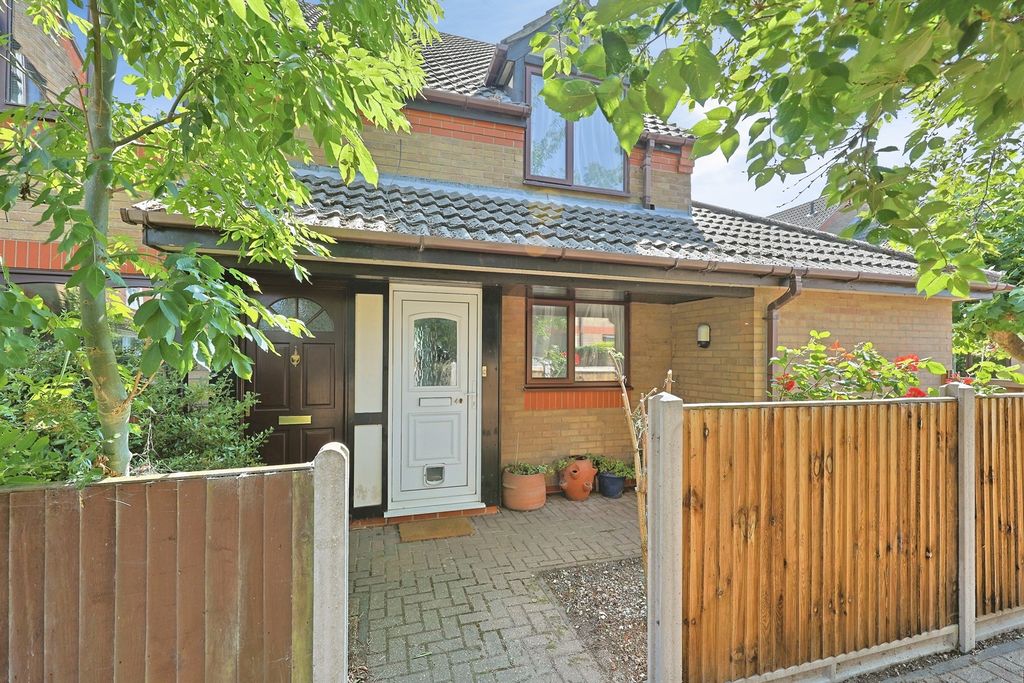 Property photo 1 of 16