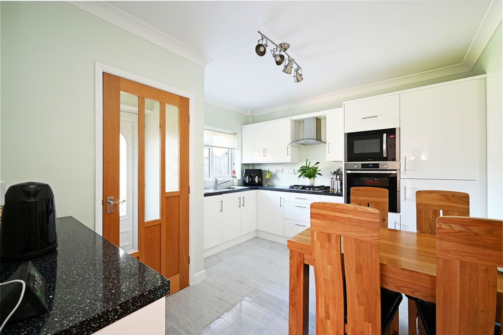 Property photo 1 of 27 Dining Kitchen