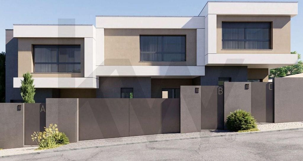 Property photo 1 of 14 Land With 1,105m2 With Approved Project In Manique De Baixo, Cascais