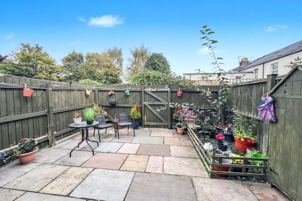 Property photo 2 of 13