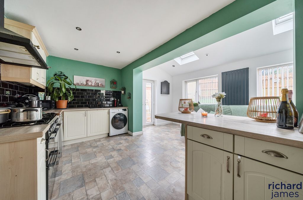 Property photo 2 of 22 07Dba9678Ab04226A1E028Fcea55168E