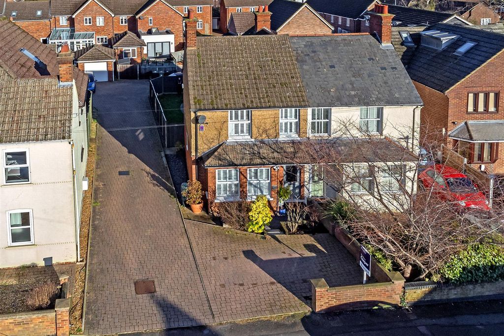 Property photo 1 of 20 29Kingsroad-3.Jpg