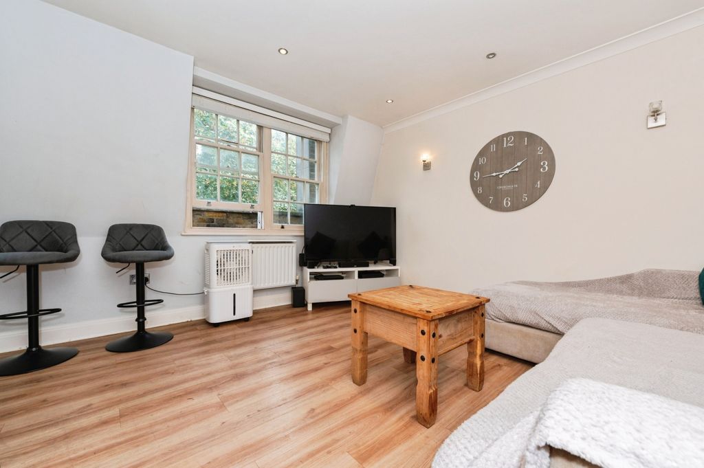 Property photo 2 of 10 Image 1