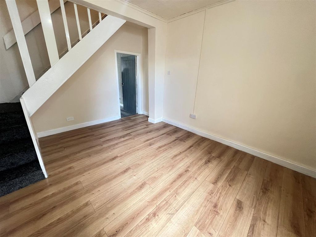 Property photo 3 of 9 2.Jpg