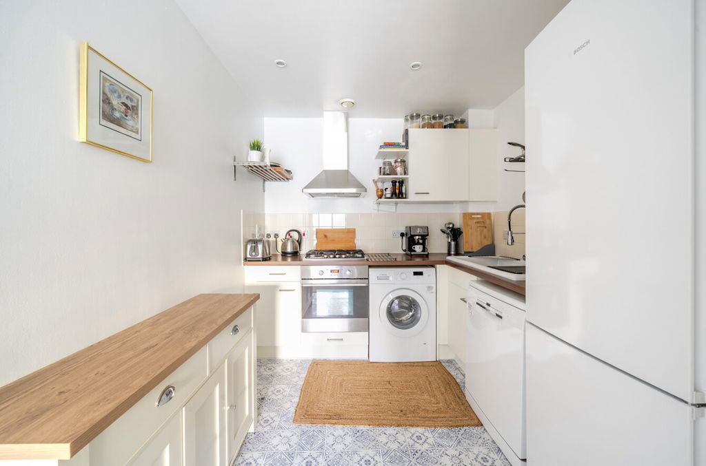 Property photo 3 of 10