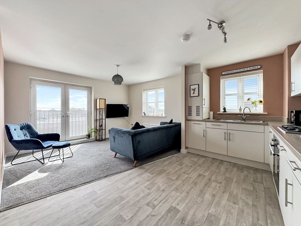 Property photo 2 of 12