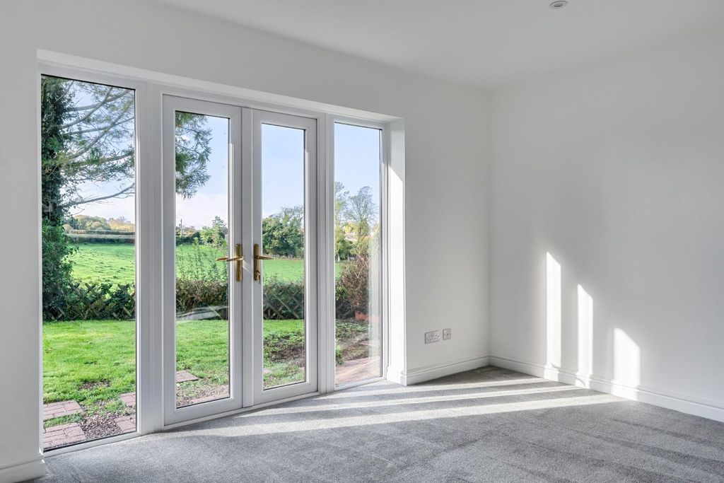 Property photo 3 of 18 1371654-10-68F758B5B18cc.Jpg