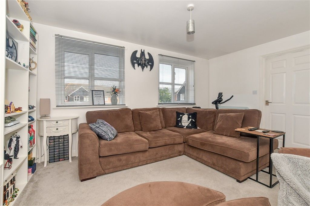 Property photo 3 of 12 Lounge