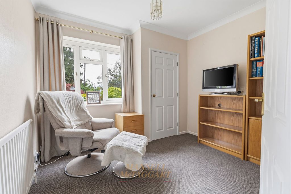 Additional image 12 of 4 bed detached house for saleOld Horsham Road, Crawley RH11