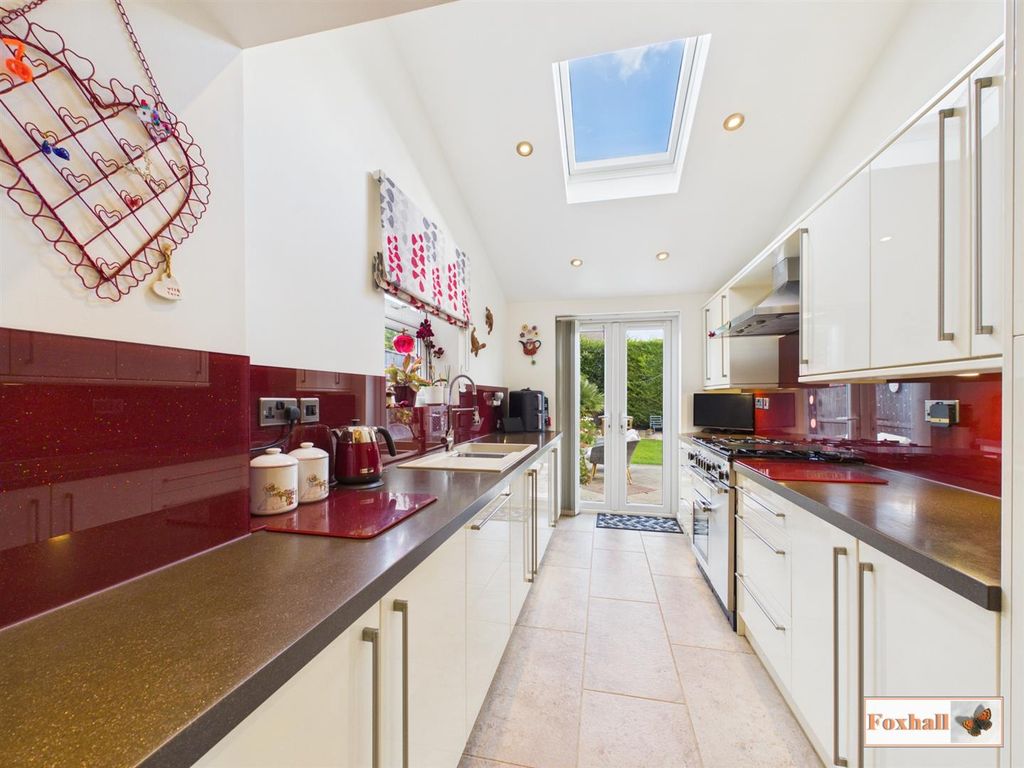 Property photo 2 of 30 Kitchen