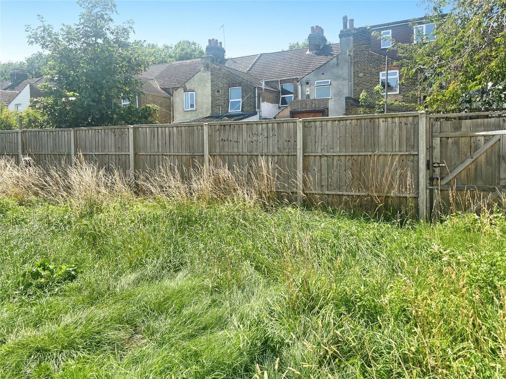 Property photo 2 of 3 Picture No. 01