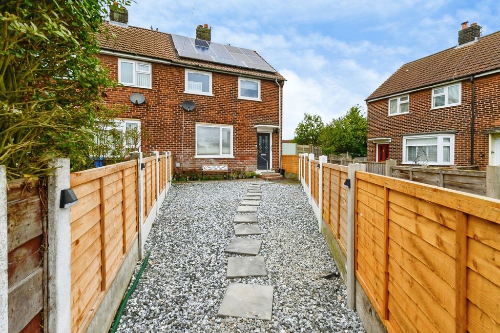 Property photo 1 of 16 External