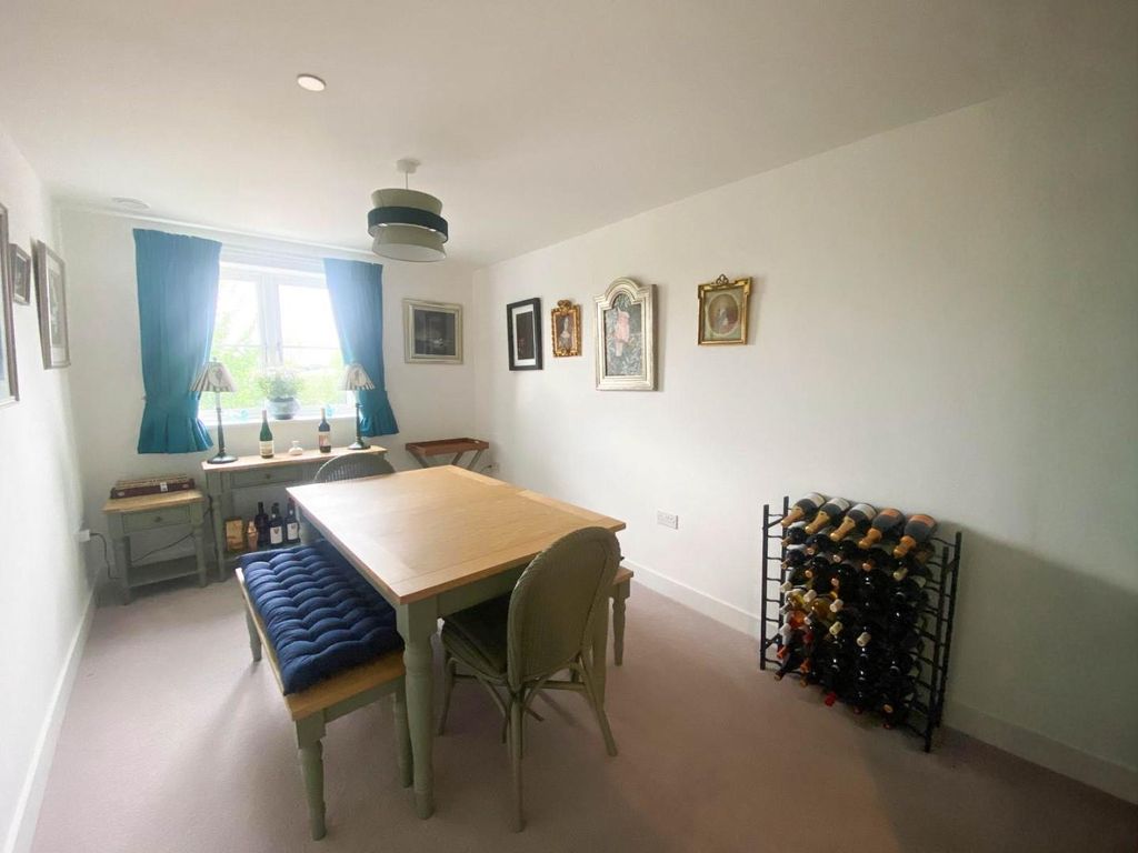 Property photo 3 of 10 Aab37503-0282-4F75-Aaa8-22426Ae4Ccba.Jpg