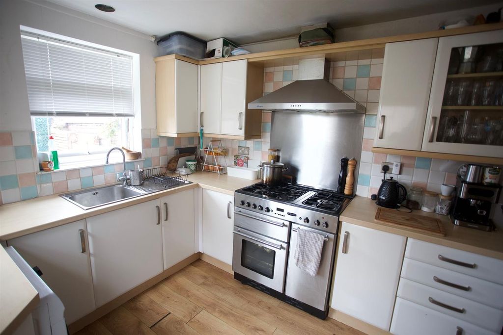 Property photo 2 of 14 Kitchen