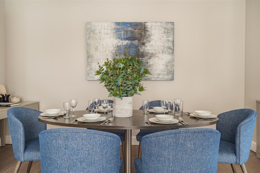 Property photo 3 of 15 Circus_Dining.Jpg