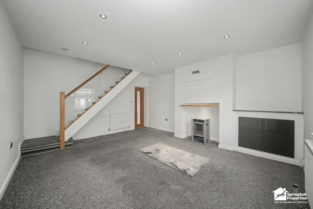 Property photo 3 of 17 Image 2