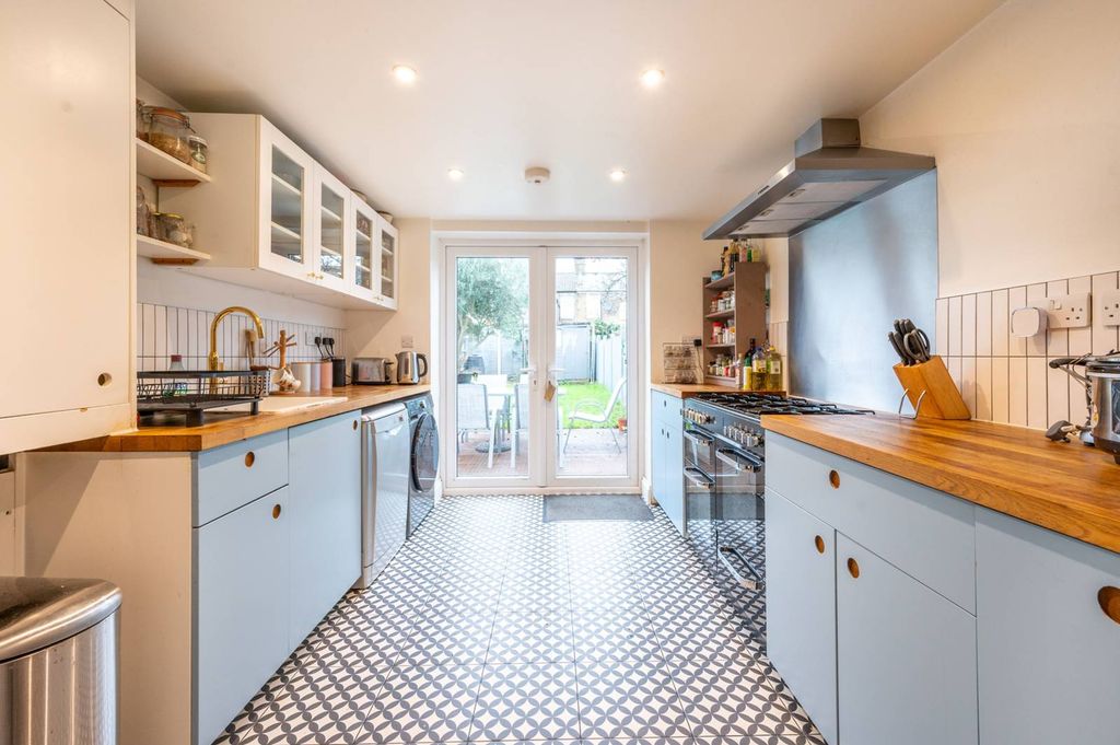 Property photo 2 of 12