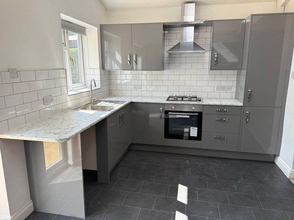Property photo 1 of 15 Picture No. 10