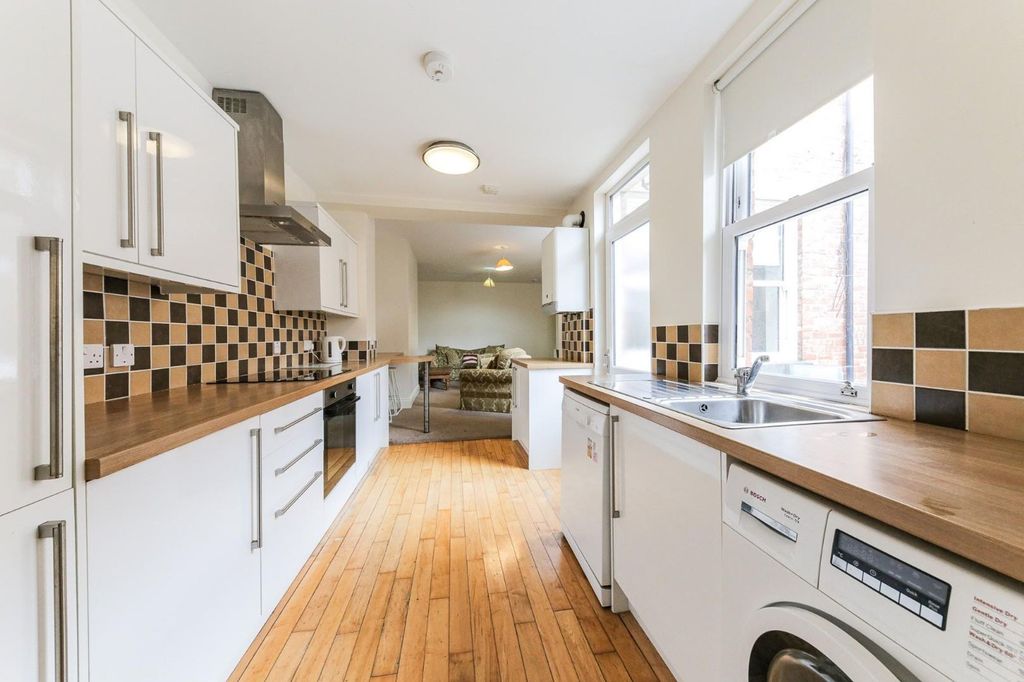 Property photo 1 of 13 Kitchen
