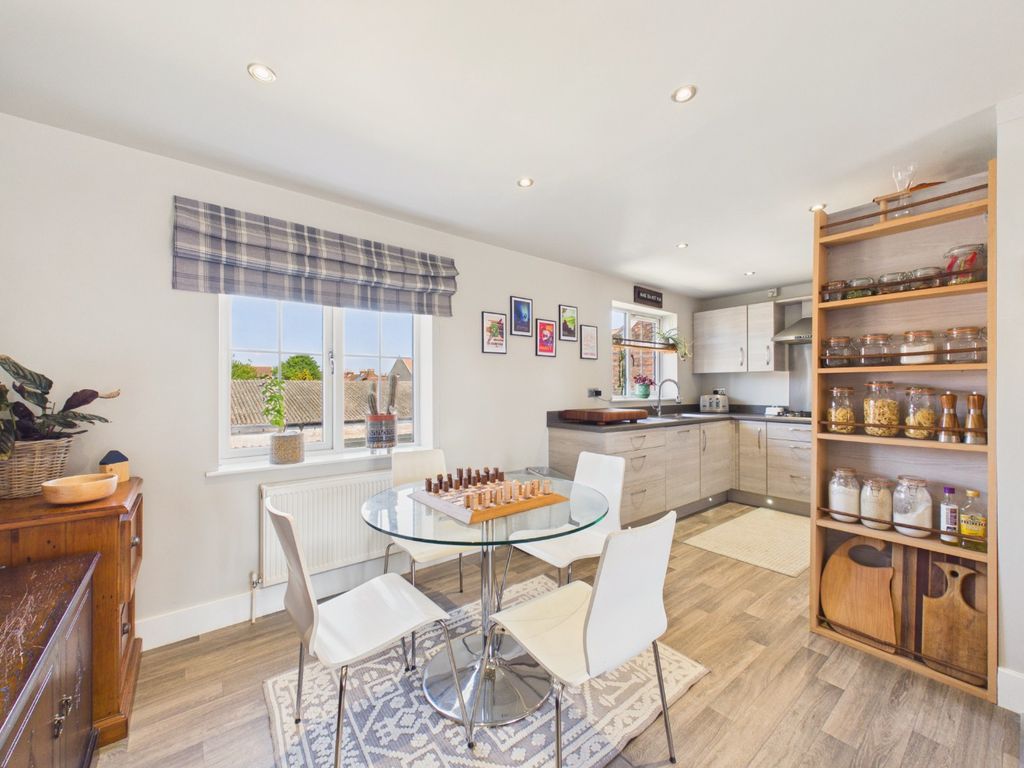 Property photo 3 of 16 5300818
