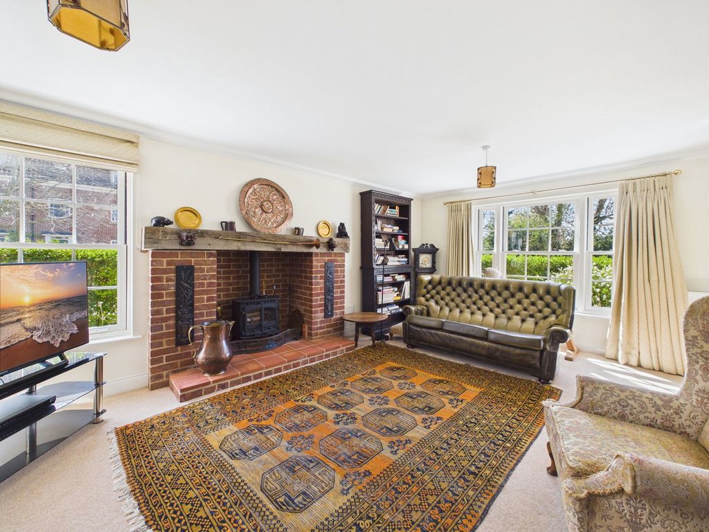 Property photo 3 of 17