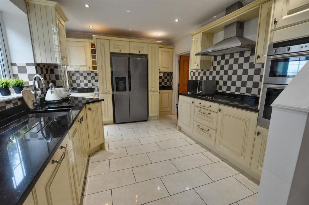 Property photo 3 of 23 6.Jpg