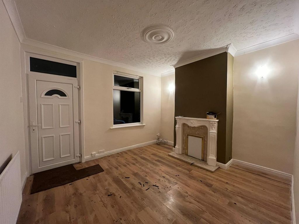 Property photo 3 of 10 Living Room.Jpg