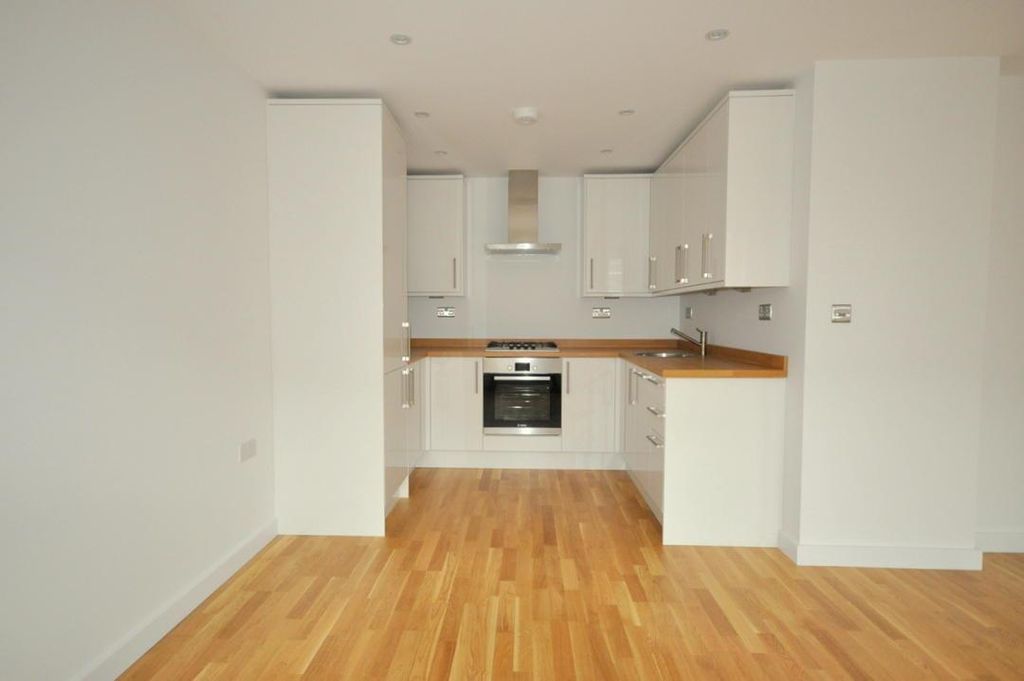 Property photo 1 of 10 Kitchen