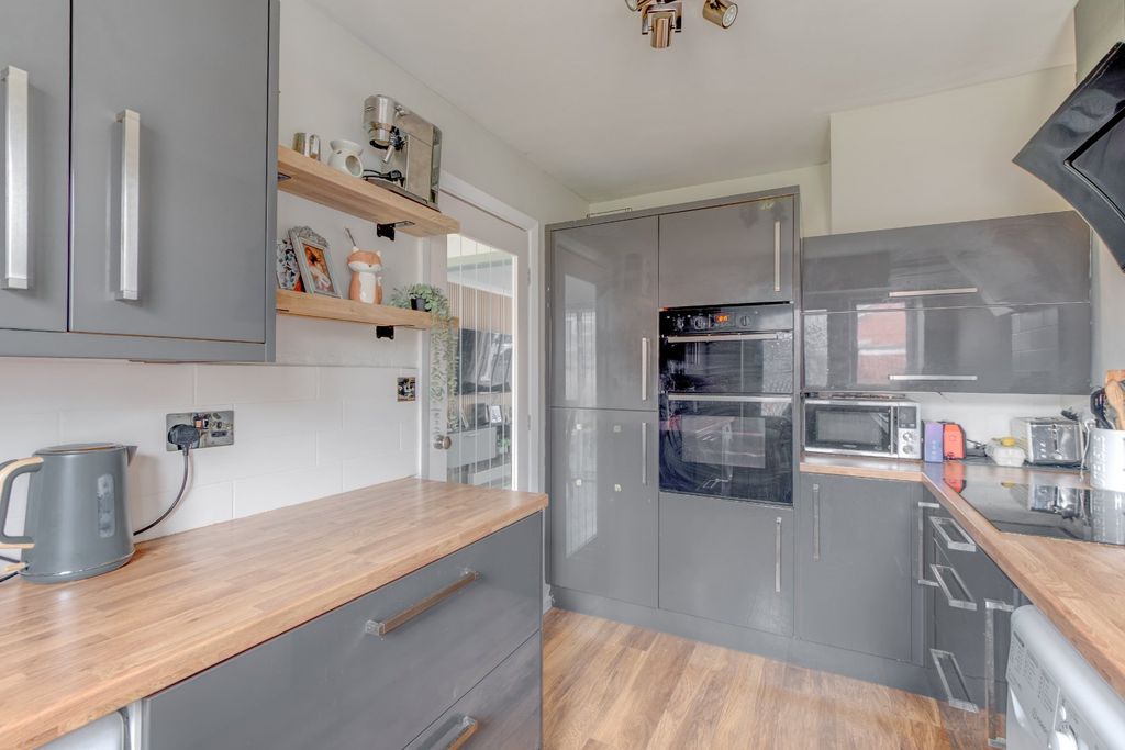 Property photo 3 of 13 Picture No. 12